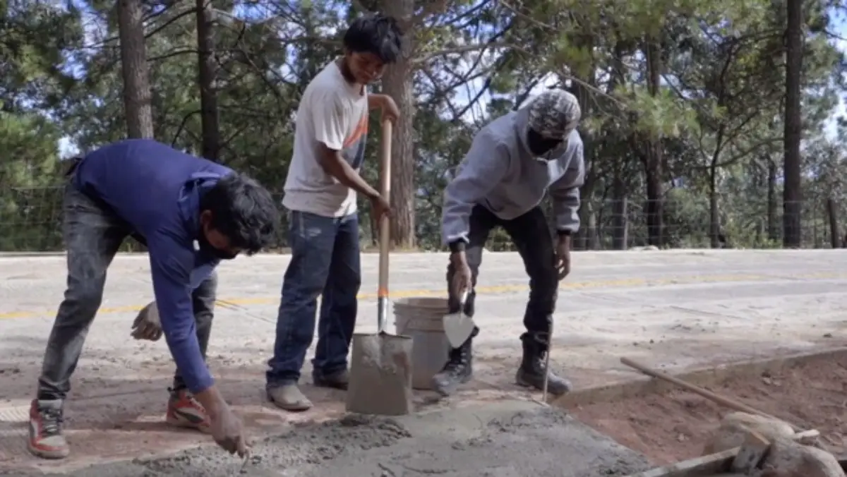 En Guerrero, 51 caminos artesanales terminados de 83 programados: SICT